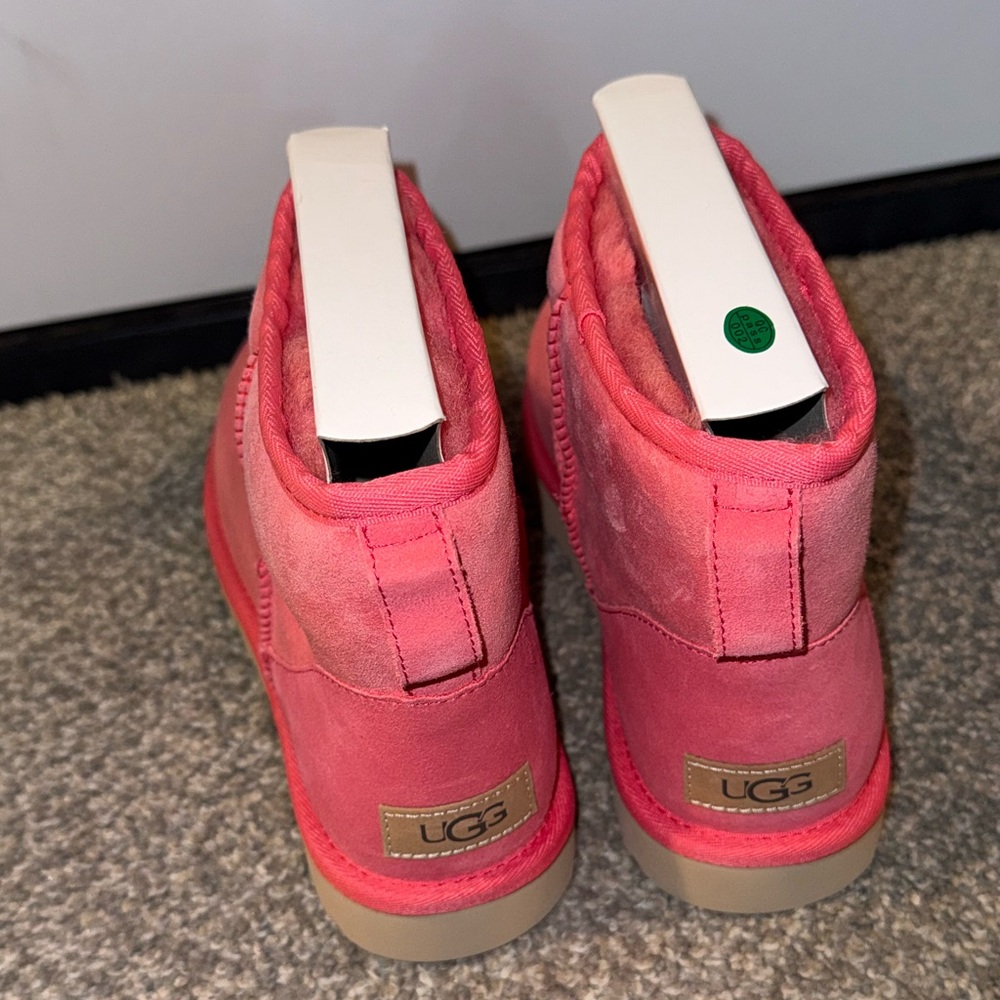UGG Classic Mini II Boot Hibiscus Pink - Picture 4 of 9